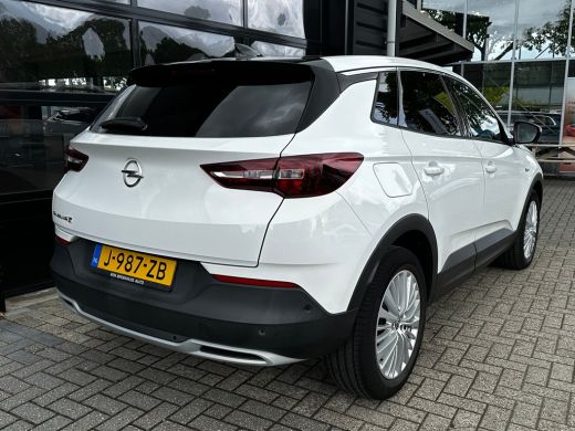 Opel Grandland X 1.2 Turbo 130 PK Innovation Automaat | CAMERA + SENSOREN| DODEHOEK DETECTIE| NAVIGATIE + APPLE CA... ActivLease financial lease