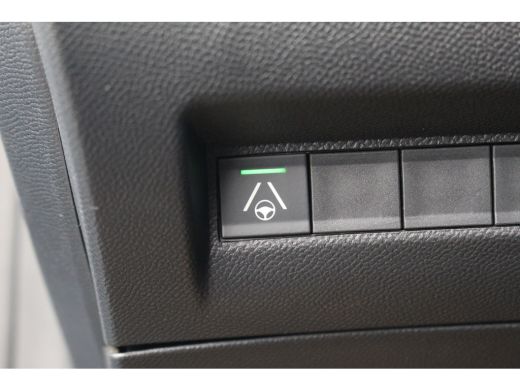 Peugeot 208 1.2 Hybrid 145 e-DCS6 GT | Adap. Cruise C. | 360 Camera | Navi | Dodehoeksens. | Full-LED | Clima... ActivLease financial lease