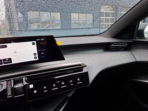 Peugeot 5008 GT Extra getint glas | Verwarmbare voorstoelen | Verwarmd stuurwiel | Adaptieve cruise control me... ActivLease financial lease