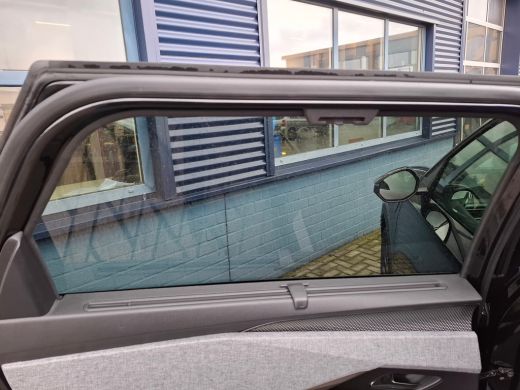 Peugeot 5008 GT Extra getint glas | Verwarmbare voorstoelen | Verwarmd stuurwiel | Adaptieve cruise control me... ActivLease financial lease