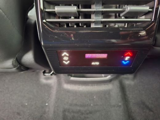 Peugeot 5008 GT Extra getint glas | Verwarmbare voorstoelen | Verwarmd stuurwiel | Adaptieve cruise control me... ActivLease financial lease