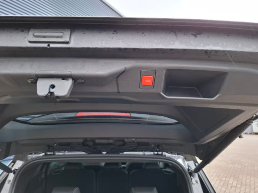 Peugeot 5008 GT Extra getint glas | Verwarmbare voorstoelen | Verwarmd stuurwiel | Adaptieve cruise control me... ActivLease financial lease