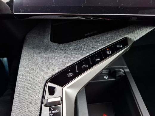 Peugeot 5008 GT Extra getint glas | Verwarmbare voorstoelen | Verwarmd stuurwiel | Adaptieve cruise control me... ActivLease financial lease