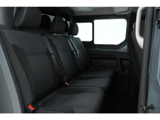 Renault Trafic 2.0 dCi 145 T29 L2H1 DC Comfort 5 Pers. Automaat, Cruise,  Airco ActivLease financial lease