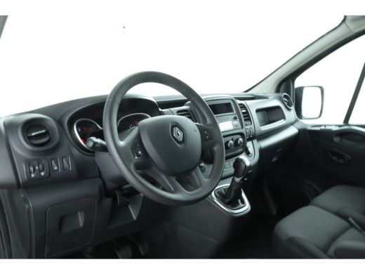 Renault Trafic 2.0 dCi 145 T29 L2H1 DC Comfort 5 Pers. Automaat, Cruise,  Airco ActivLease financial lease