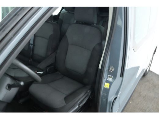 Renault Trafic 2.0 dCi 145 T29 L2H1 DC Comfort 5 Pers. Automaat, Cruise,  Airco ActivLease financial lease