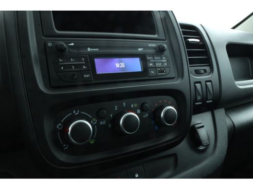 Renault Trafic 2.0 dCi 145 T29 L2H1 DC Comfort 5 Pers. Automaat, Cruise,  Airco ActivLease financial lease