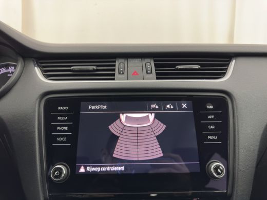 Skoda Octavia Combi 1.6 TDI Greentech Ambition Business (INCL-BTW) *NAVI-FULLMAP | COMFORTSEATS | ECC | AMUNDSE... ActivLease financial lease