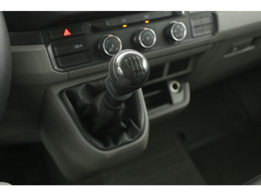 Volkswagen Crafter 2.0 TDI 141PK | Bakwagen | Laadklep | Zijdeur | Airco | 3 Zits | Carplay | Navi ActivLease financial lease
