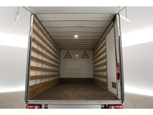 Volkswagen Crafter 2.0 TDI 141PK | Bakwagen | Laadklep | Zijdeur | Airco | 3 Zits | Carplay | Navi ActivLease financial lease