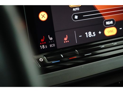 Volkswagen Multivan eHybrid Style 218PK L2 DSG Automaat Panoramadak | Lederen bekleding | Elektr.schuifdeuren | Navi ... ActivLease financial lease