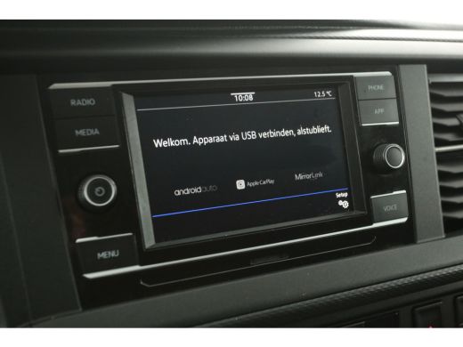 Volkswagen Transporter 2.0 TDI L2H1 140PK | Airco | Camera | Cruise | Carplay | 3 Zits | Trekhaak ActivLease financial lease