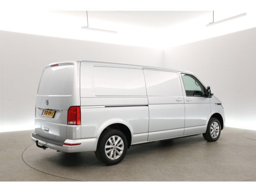 Volkswagen Transporter 2.0 TDI L2H1 140PK | Airco | Camera | Cruise | Carplay | 3 Zits | Trekhaak ActivLease financial lease