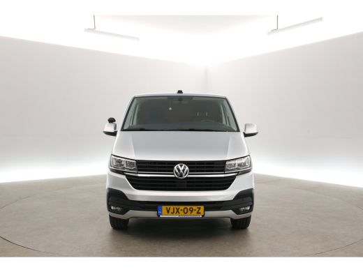 Volkswagen Transporter 2.0 TDI L2H1 140PK | Airco | Camera | Cruise | Carplay | 3 Zits | Trekhaak ActivLease financial lease