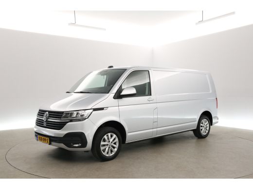 Volkswagen Transporter 2.0 TDI L2H1 140PK | Airco | Camera | Cruise | Carplay | 3 Zits | Trekhaak ActivLease financial lease