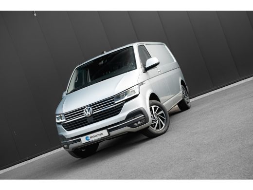 Volkswagen Transporter Bulli 150 pk DSG | 75-Edition | Leder | Led | Digitaal Dashboard | Trekhaak | Camera | Nieuwstaat ActivLease financial lease