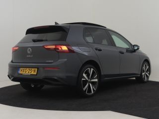 Volkswagen Golf 1.5 eHybrid Life Edition 204Pk DSG/AUTO Panorama-dak | Elektr. Stoel incl Memory l Achteruitrijca...