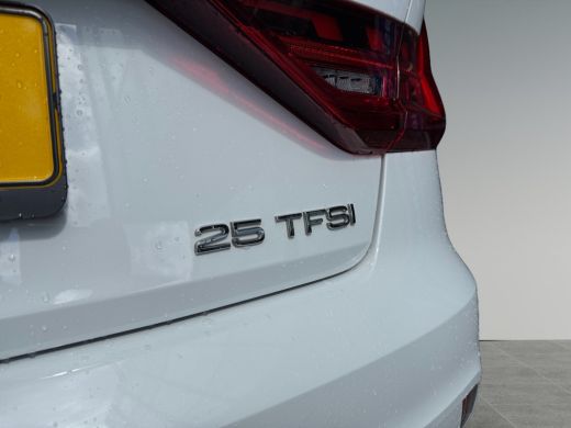 Audi A1 Sportback Sportback 25 95pk TFSI Advanced edition LED Koplampen | Carplay | Cruise Control ActivLease financial lease
