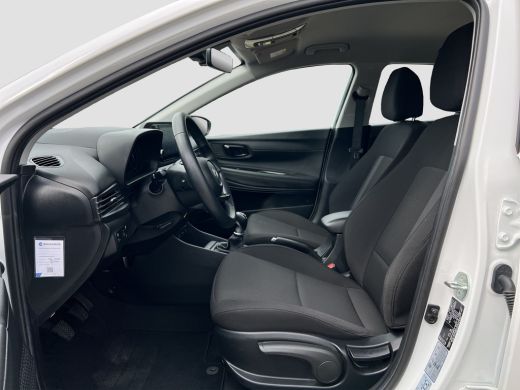 Hyundai i20 1.0 T-GDI 100pk Comfort | Airco | Camera | Carplay | Cruise control | Dodehoek detectie | Navigat... ActivLease financial lease