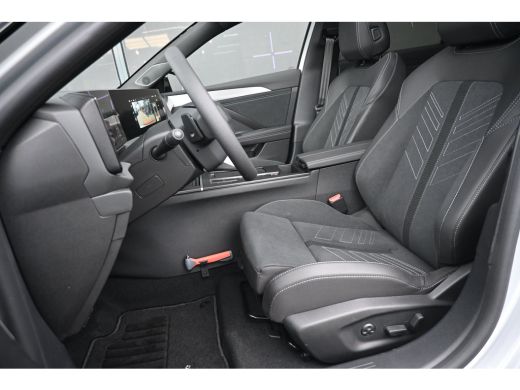 Opel Astra Electric 58 kWh Ultimate DEMO-DEAL! | Schuif-/Kanteldak | Alcantara | LED-Matrix | Elektr. Stoele... ActivLease financial lease