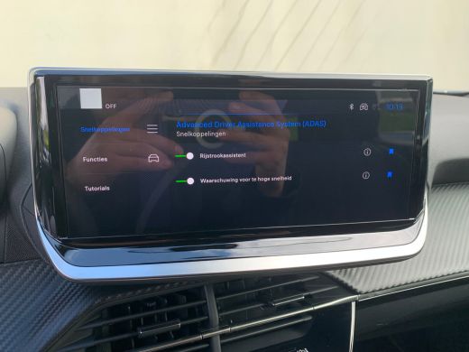 Peugeot e-2008 EV Style Avantage 54 kWh Airco | Camera | Cruise Control | DAB | LED | Navi | PDC Achter | 11 KwH | ActivLease financial lease