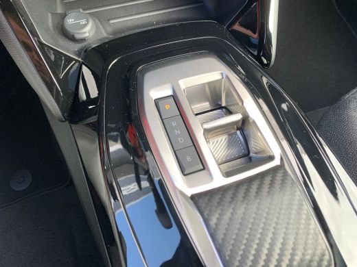 Peugeot e-2008 EV Style Avantage 54 kWh Airco | Camera | Cruise Control | DAB | LED | Navi | PDC Achter | 11 KwH | ActivLease financial lease