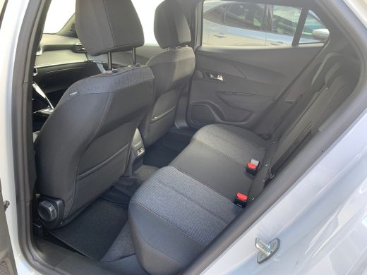 Peugeot e-2008 EV Style Avantage 54 kWh Airco | Camera | Cruise Control | DAB | LED | Navi | PDC Achter | 11 KwH | ActivLease financial lease