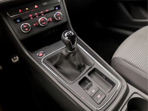Seat Leon 1.5 TSI FR Sport 131PK (NAVIGATIE, 4 CILINDER, APPLE CARPLAY, NAVIGATIE, CAMERA, CLIMATE, SPORTST... ActivLease financial lease