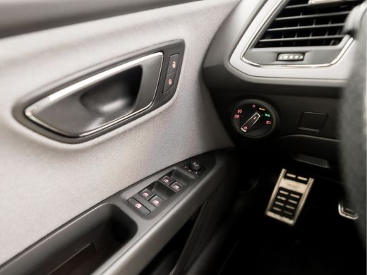 Seat Leon 1.5 TSI FR Sport 131PK (NAVIGATIE, 4 CILINDER, APPLE CARPLAY, NAVIGATIE, CAMERA, CLIMATE, SPORTST... ActivLease financial lease