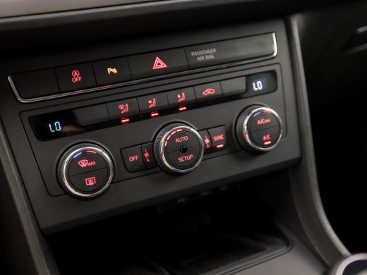 Seat Leon 1.5 TSI FR Sport 131PK (NAVIGATIE, 4 CILINDER, APPLE CARPLAY, NAVIGATIE, CAMERA, CLIMATE, SPORTST... ActivLease financial lease
