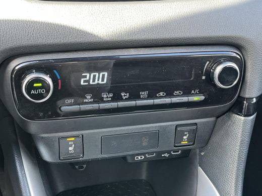 Toyota Yaris 1.5 Hybrid 115 Active | Parkeersensoren | Stoel- + stuurverwarming | Carplay | Licht metalen velg... ActivLease financial lease