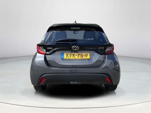 Toyota Yaris 1.5 Hybrid 115 Active | Parkeersensoren | Stoel- + stuurverwarming | Carplay | Licht metalen velg... ActivLease financial lease