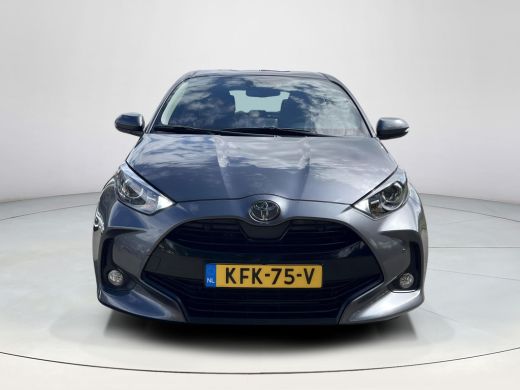 Toyota Yaris 1.5 Hybrid 115 Active | Parkeersensoren | Stoel- + stuurverwarming | Carplay | Licht metalen velg... ActivLease financial lease