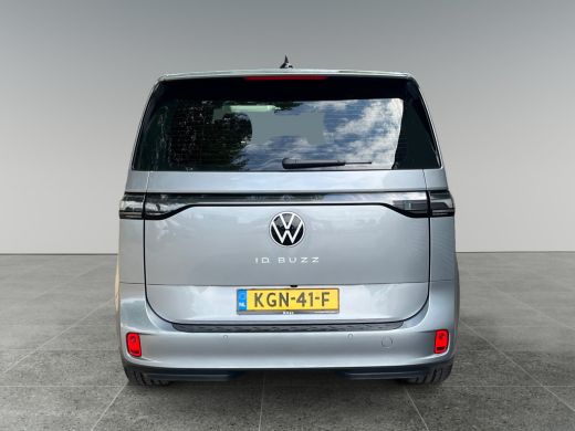 Volkswagen ID. Buzz Pure Limited 170 pk 59 kWh | 20 inch LMV | elektrische achterklep | Trekhaak | getint glas ActivLease financial lease