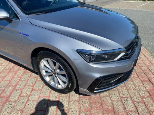 Volkswagen Passat Variant 1.4 TSI PHEV GTE Business |Pano Dak | Trekhaak | ERGO met Memory | IQ.Light | 218Pk | ActivLease financial lease