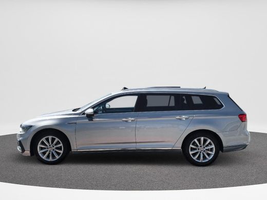 Volkswagen Passat Variant 1.4 TSI PHEV GTE Business |Pano Dak | Trekhaak | ERGO met Memory | IQ.Light | 218Pk | ActivLease financial lease