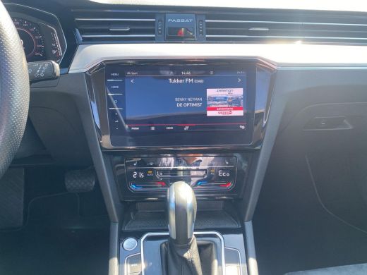Volkswagen Passat Variant 1.4 TSI PHEV GTE Business |Pano Dak | Trekhaak | ERGO met Memory | IQ.Light | 218Pk | ActivLease financial lease