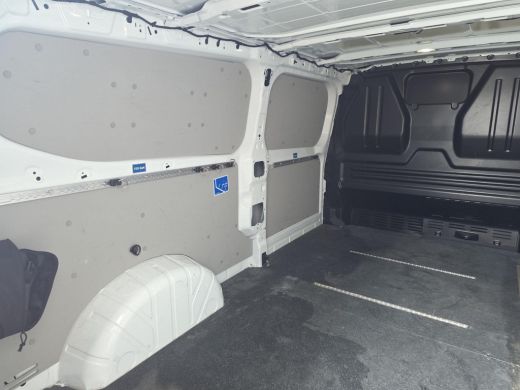 Volkswagen Transporter 2.0 TDI L2H1 30 | Navi | A.cam | Achterdeuren | LED | ActivLease financial lease