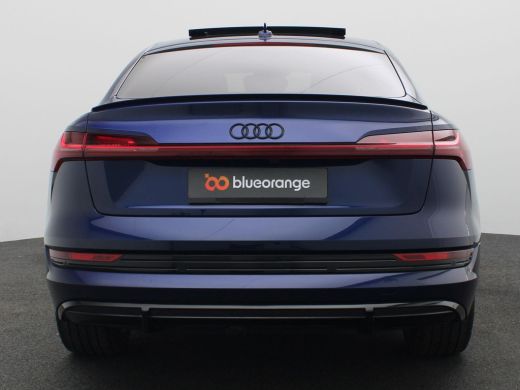 Audi e-tron 50 quattro S edition 71 kWh 313PK Aut. S-Line, Panoramadak, Trekhaak, Achteruitrijcamera, Keyless... ActivLease financial lease
