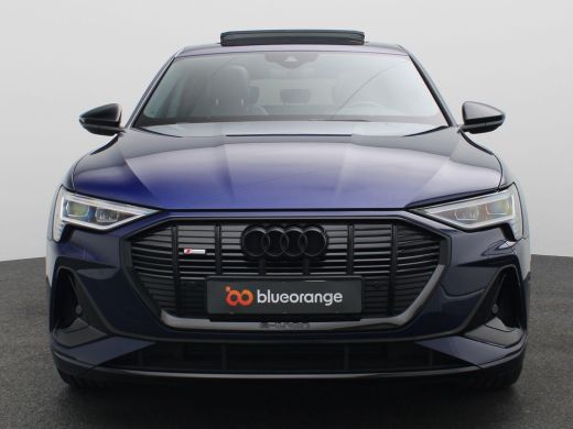 Audi e-tron 50 quattro S edition 71 kWh 313PK Aut. S-Line, Panoramadak, Trekhaak, Achteruitrijcamera, Keyless... ActivLease financial lease