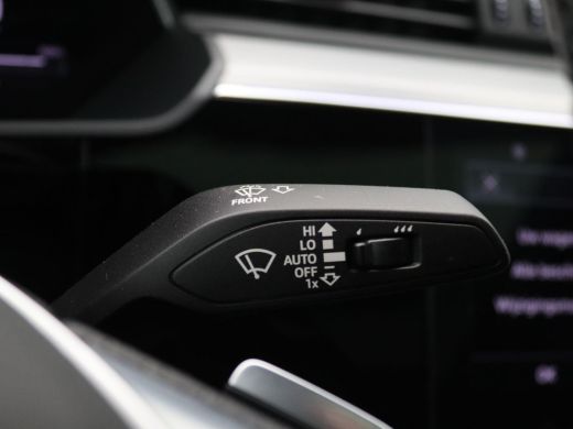 Audi e-tron 50 quattro S edition 71 kWh 313PK Aut. S-Line, Panoramadak, Trekhaak, Achteruitrijcamera, Keyless... ActivLease financial lease