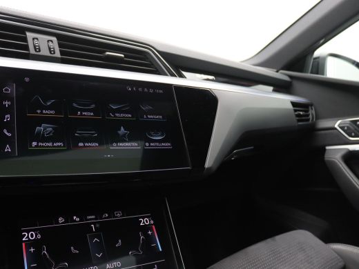 Audi e-tron 50 quattro S edition 71 kWh 313PK Aut. S-Line, Panoramadak, Trekhaak, Achteruitrijcamera, Keyless... ActivLease financial lease