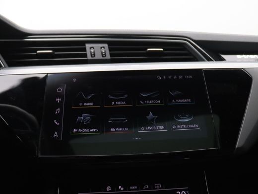 Audi e-tron 50 quattro S edition 71 kWh 313PK Aut. S-Line, Panoramadak, Trekhaak, Achteruitrijcamera, Keyless... ActivLease financial lease