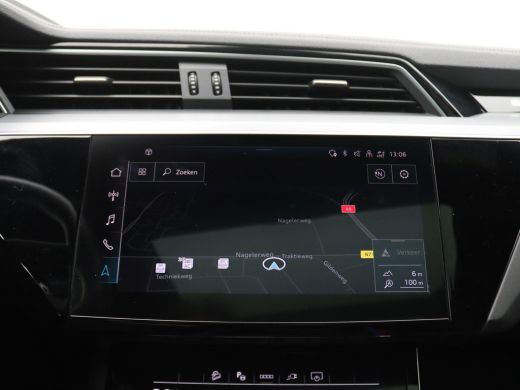 Audi e-tron 50 quattro S edition 71 kWh 313PK Aut. S-Line, Panoramadak, Trekhaak, Achteruitrijcamera, Keyless... ActivLease financial lease