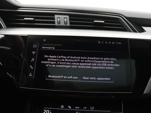 Audi e-tron 50 quattro S edition 71 kWh 313PK Aut. S-Line, Panoramadak, Trekhaak, Achteruitrijcamera, Keyless... ActivLease financial lease