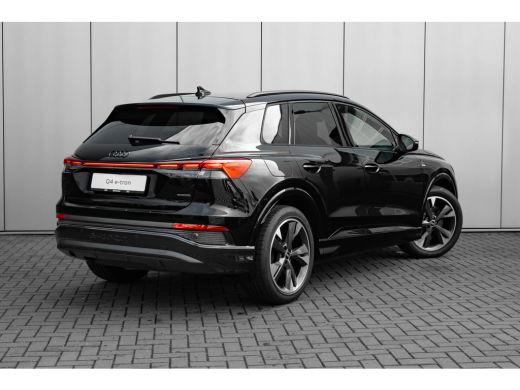 Audi Q4 e-tron S edition Competition | Achterklep, automatisch bedienbaar | Achteruitrijcamera | Adaptive cruise... ActivLease financial lease