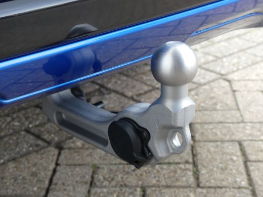 Ford Kuga Plug-In Hybrid ST-Line X | TREKHAAK | PANORAMADAK | ADAPTIVE CRUISE | DODEHOEKDETECTIE | CAMERA V... ActivLease financial lease