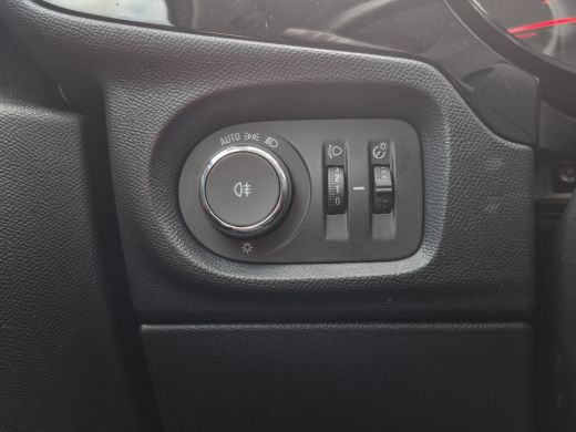 Opel Corsa 1.2 Edition Stuurverwarming | Full map navigatie | Parkeersensoren | Carplay/android auto | Airco | ActivLease financial lease