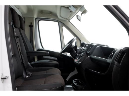 Opel Movano 2.2D 140pk Bakwagen met laadklep 1.060kg laadvermogen 02-2024 ActivLease financial lease