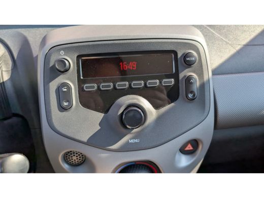 Peugeot 108 1.0 e-VTi Active | Achterbank in delen neerklapbaar | Airco | Audio installatie ActivLease financial lease